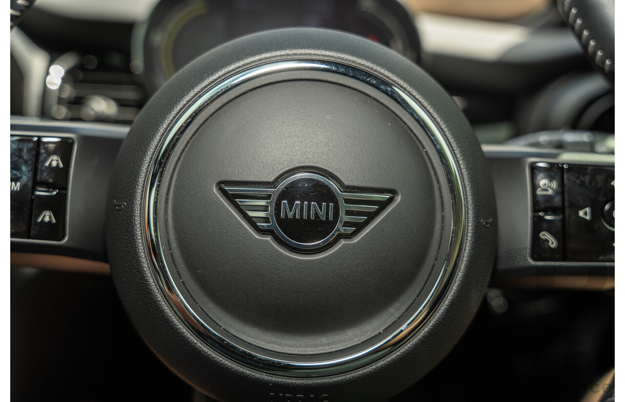 07/2021 Mini Cooper F56 LCI-2 SE MINI Yours White Silver Metallic 2d Hatch - Dedicated Electric