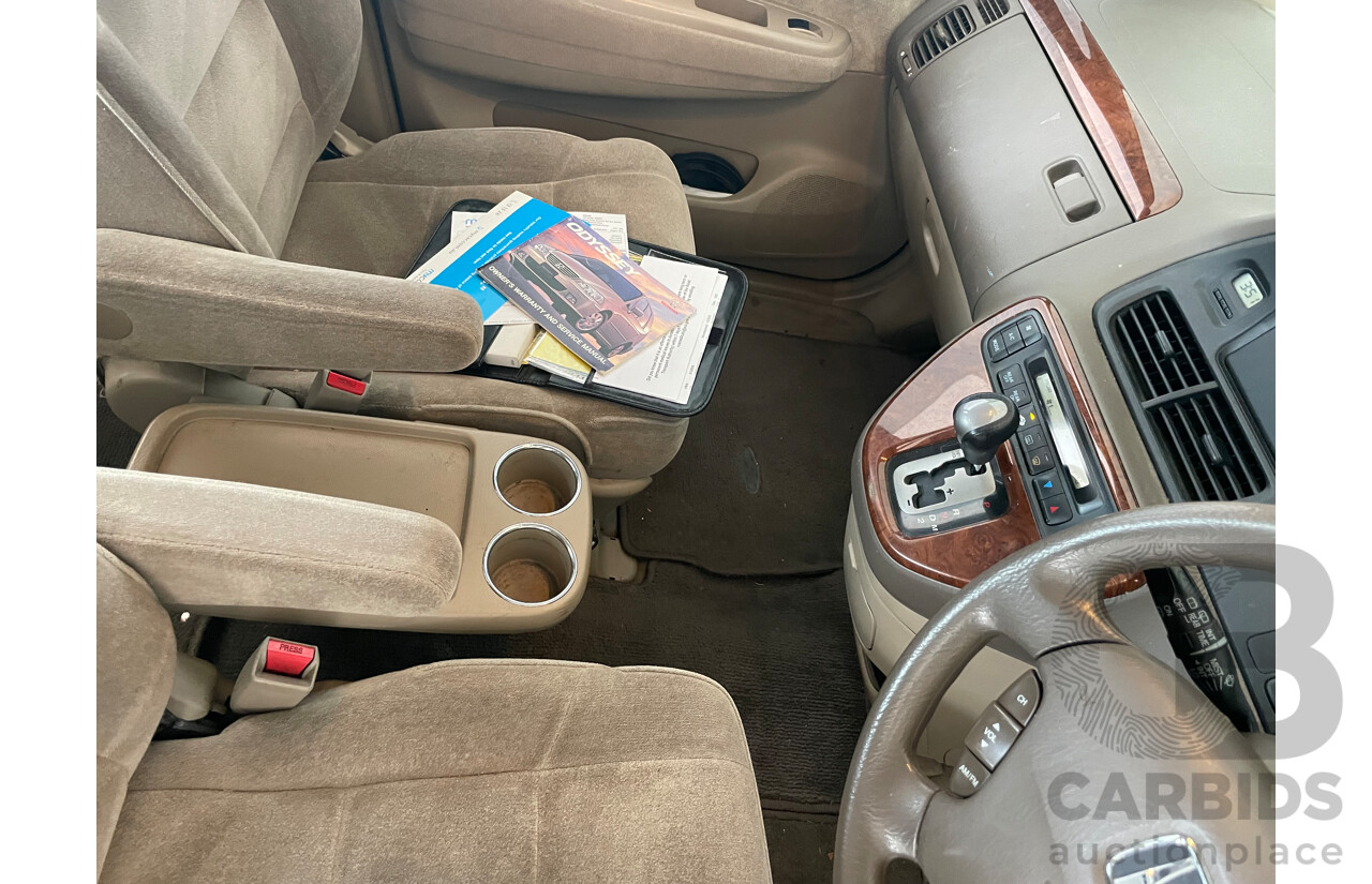 10/03 Honda Odyssey (7 Seat)  FWD  4D Wagon Silver 2.3L