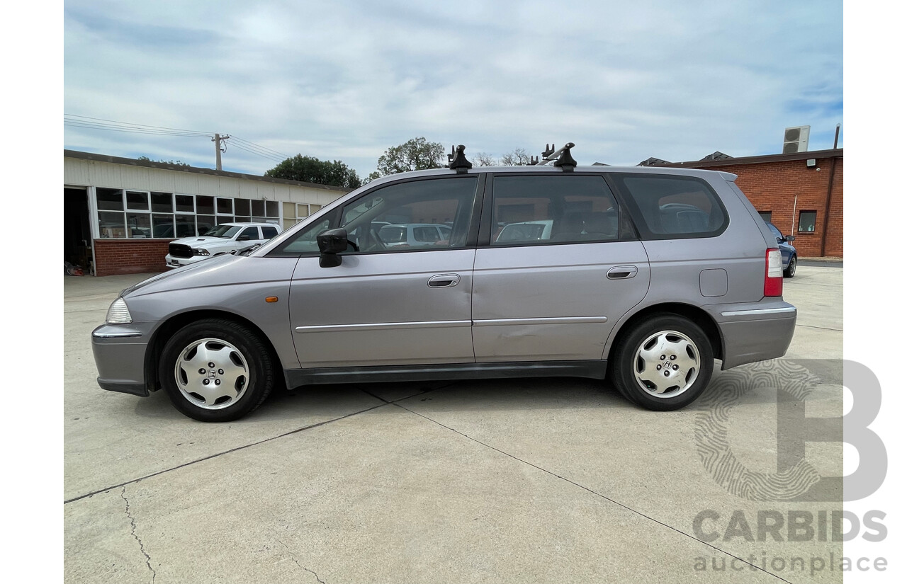 10/03 Honda Odyssey (7 Seat)  FWD  4D Wagon Silver 2.3L