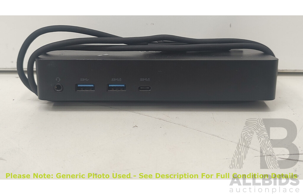 Dell (D6000) Universal Dock w/ Power Adapter