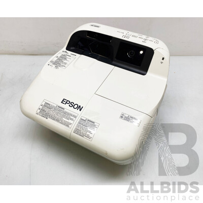 Epson (EB-585Wi) WXGA 3LCD Ultra Short Throw Projector