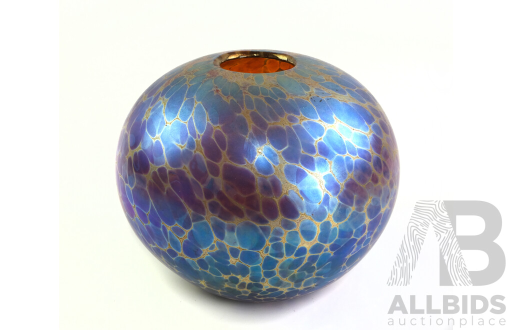 Hand Blown Colin Heaney Glass Sheper Vase with Iridescent Mottled Finish, 1992, Signed to Base