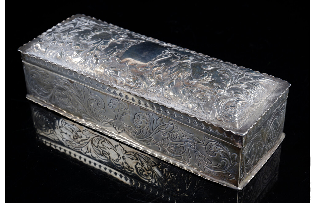 Antique Sterling Silver Lidded Casket with Repoused Cheribum Theme, London, 1887, Marks to Side