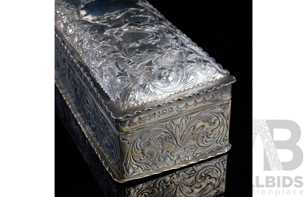 Antique Sterling Silver Lidded Casket with Repoused Cheribum Theme, London, 1887, Marks to Side