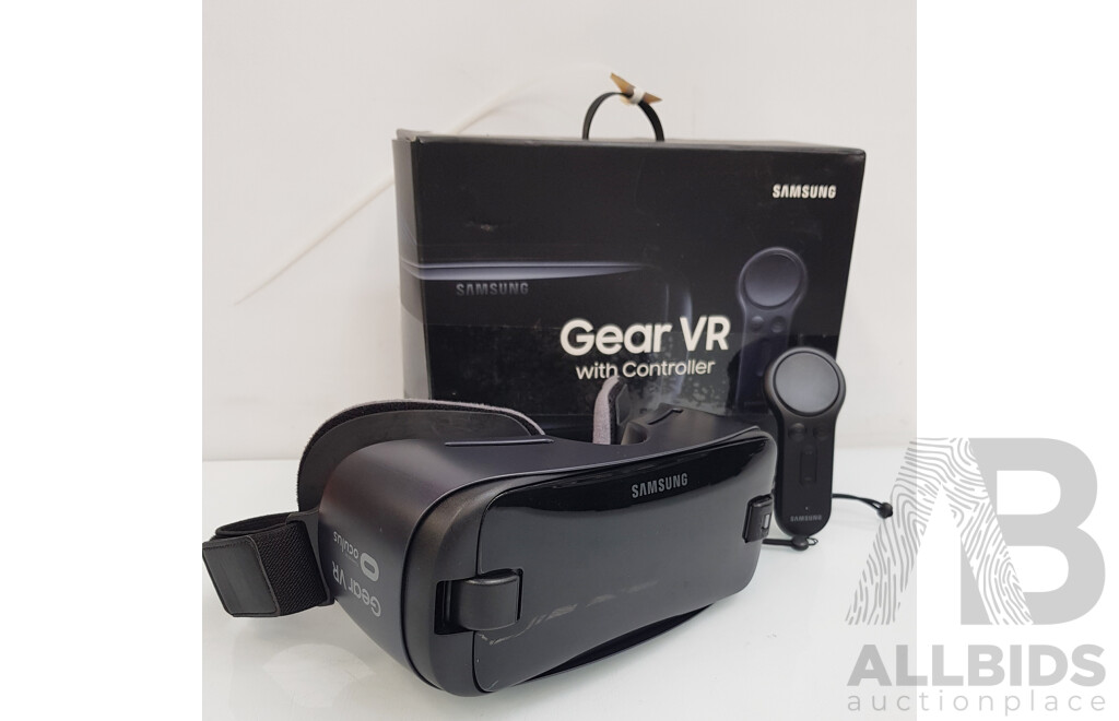 Samsung (SM-R324) Gear VR with Controller