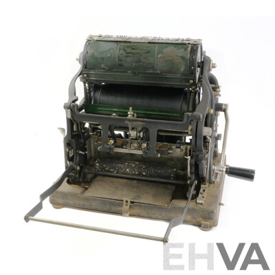 Antique Gestetner ''26''  Universal Cyclostyle Duplicator Machine with Original Carry Case