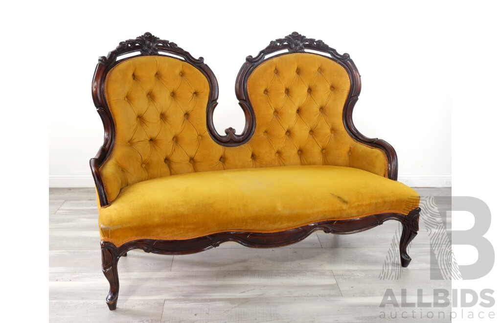 Early Victorian Medallion Back Parlour Settee