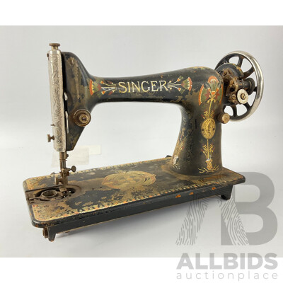 1925 Singer Sewing Machine with Thistle Decorations