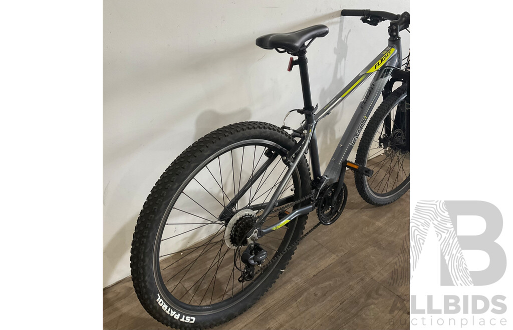 FLIGHT Traverse 2 Mountain Bike