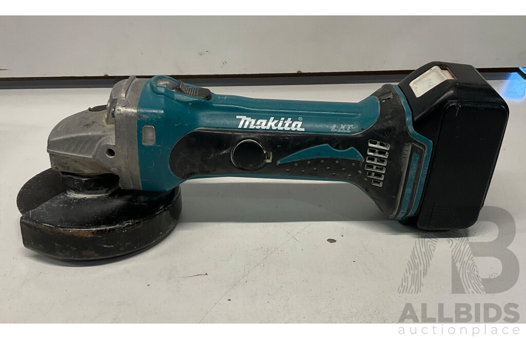 MAKITA DGA452 Slide Switch Angle Grinder with Battery - ORP$299.00