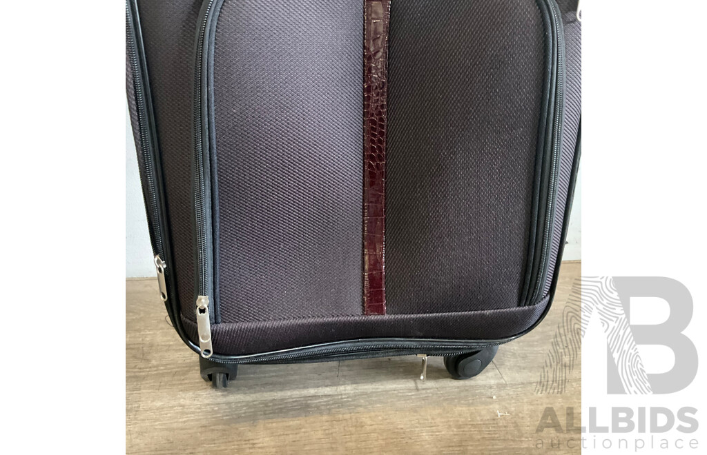 SAMSONITE SP68CM Suitcase & YUEHUAPAI Black Travel Suitcase - Lot of 2 - ORP$469.00