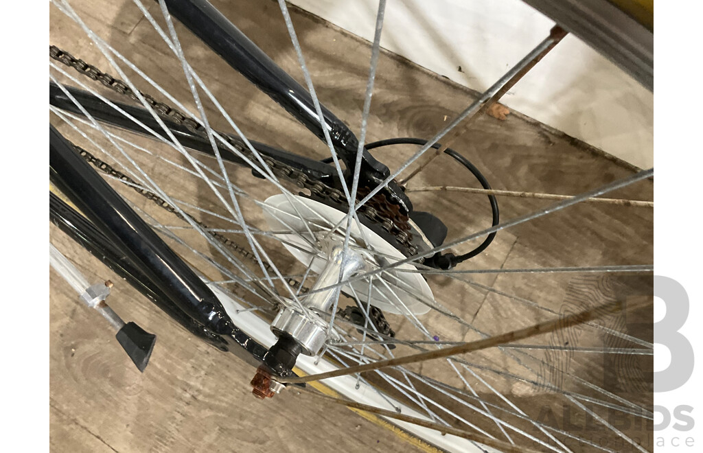 REID Bike W/ Basket - Estimated ORP $399.99