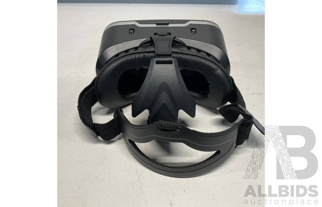 NEPTECHNO 3D VR Glasses NP004 X2 & STEATH VR VR200 Headset - Lot of 3