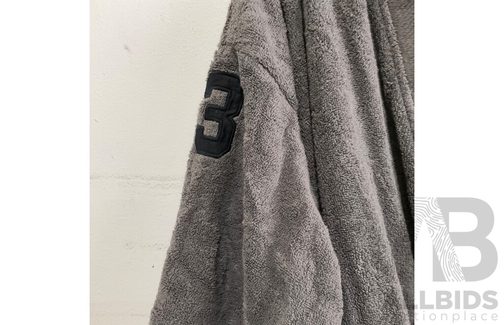 RALPH LAUREN Bigplay Pebble Bath Robe (Size L) & O'NEILL Towels X2 - Lot of 3 - Estimated Total ORP $400.00