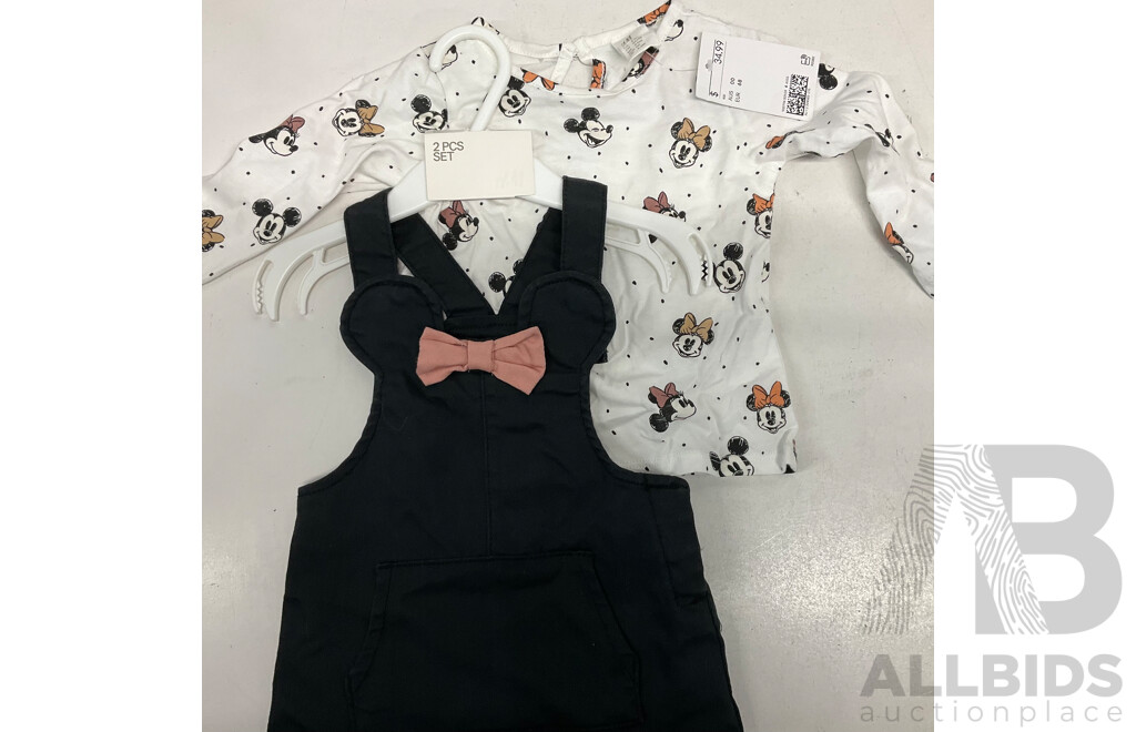 H&M, BONDS Assorted of Babysuits ( Newborn to 6M) - Lot of 20 - Estimated Total $500