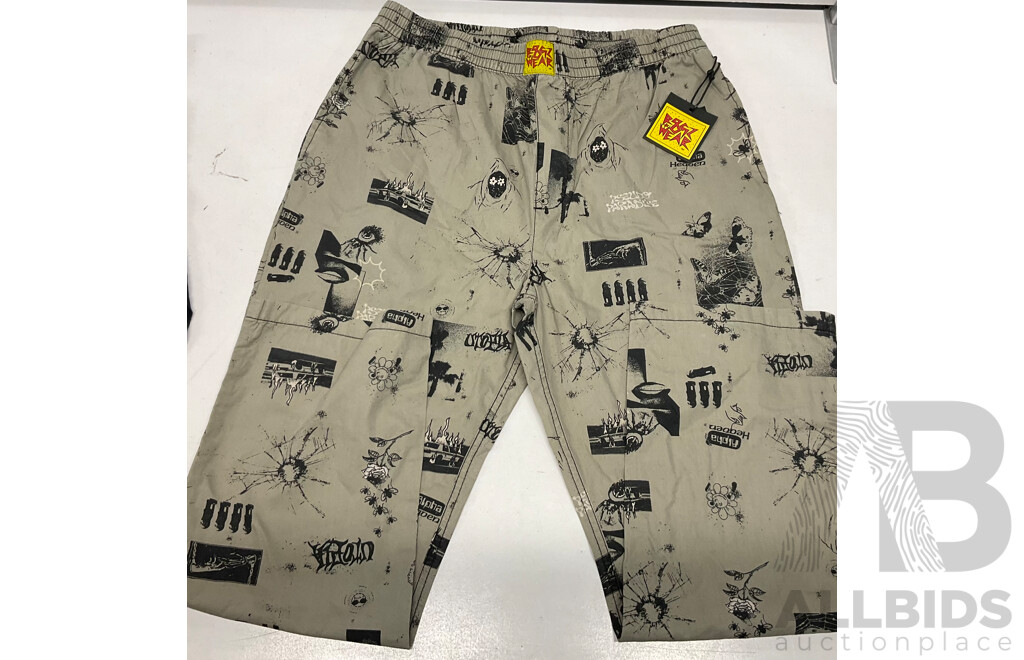 NIKE, FILA, LONSDALE & Assorted of T-Shirt / Shorts / Vests /Pants (Size M/L/XL/16) - Lot of 16 - Estimated Total $500.00