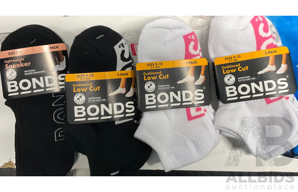 ANGLERS EDGE & BONDS & LEVIS Assorted of T-Shirt (Size XS/S)/ Socks (3-8,5-8,9-12) / Underwear (Size10/S) - Lot of 16 - Estimated Total $400.00