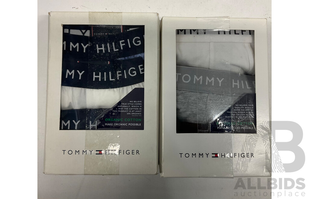 TOMMY HILFIGER, CALVIN KLEIN, BONDS Mens Trunks (Size M)  - Lot of 5 - Estimated Total $500.00