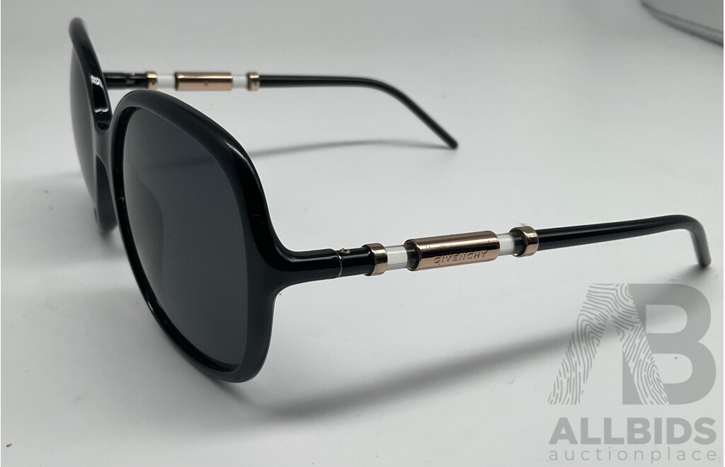 GIVENCHY 'Obsidian' SGV773 Sunglasses with Black Frame - ORP: $249.00