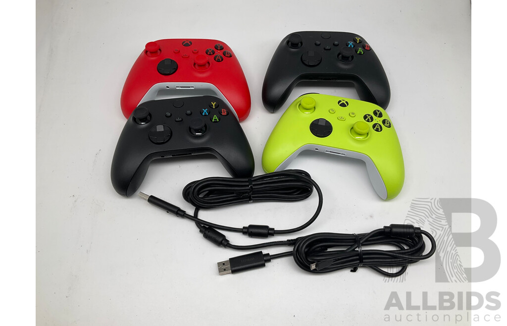 XBOX Wireless Controllers - Lot of 4 - W/ 2 Charging Cables  - ORP $366.00