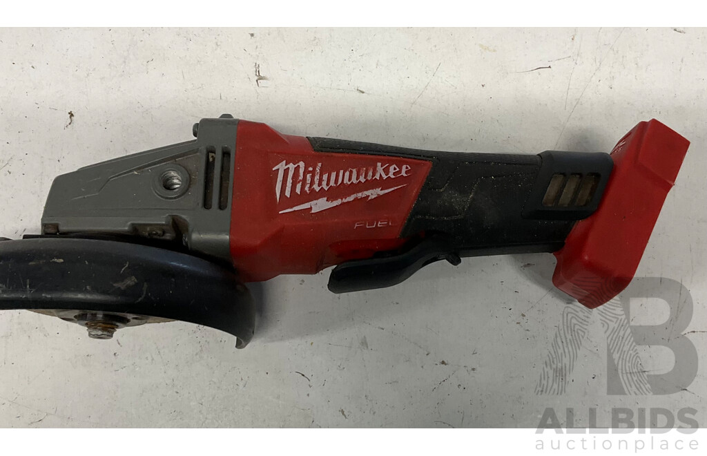 Assorted of MILWAUKEE Tools in Carry Bag
