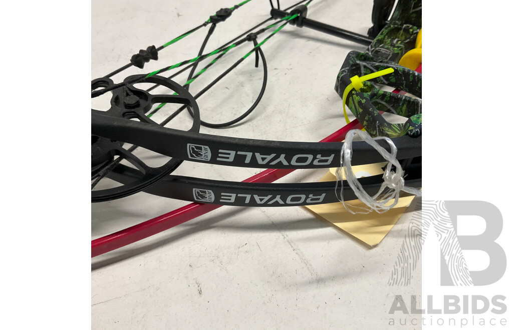 BEAR Royale Archery Bow (Green) with Red Bow