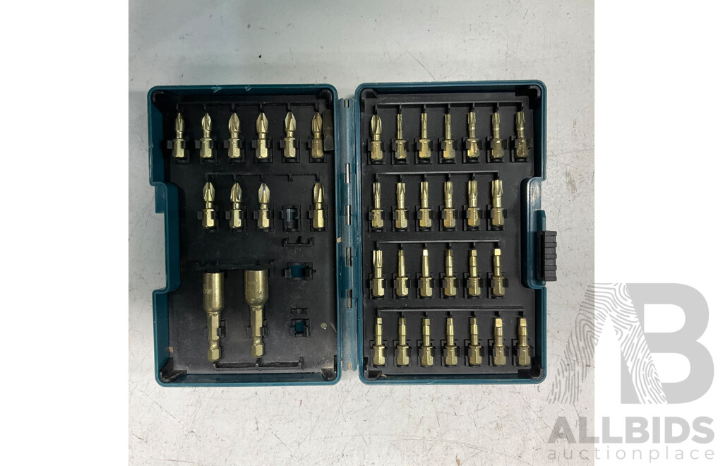 Assorted of MAKITA Tools/Hardware in Carry Box