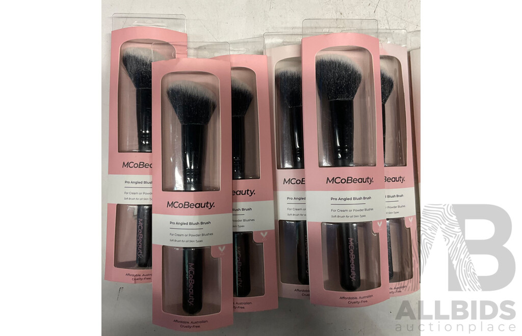 MCOBEAUTY Assorted of Brushes - Lot of 22