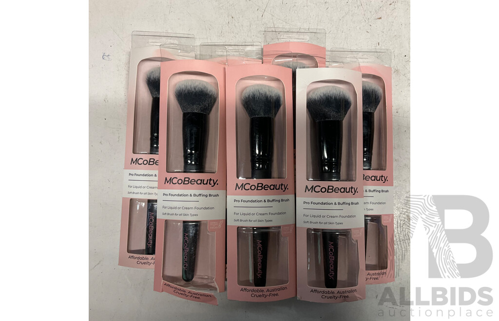 MCOBEAUTY Assorted of Brushes - Lot of 22