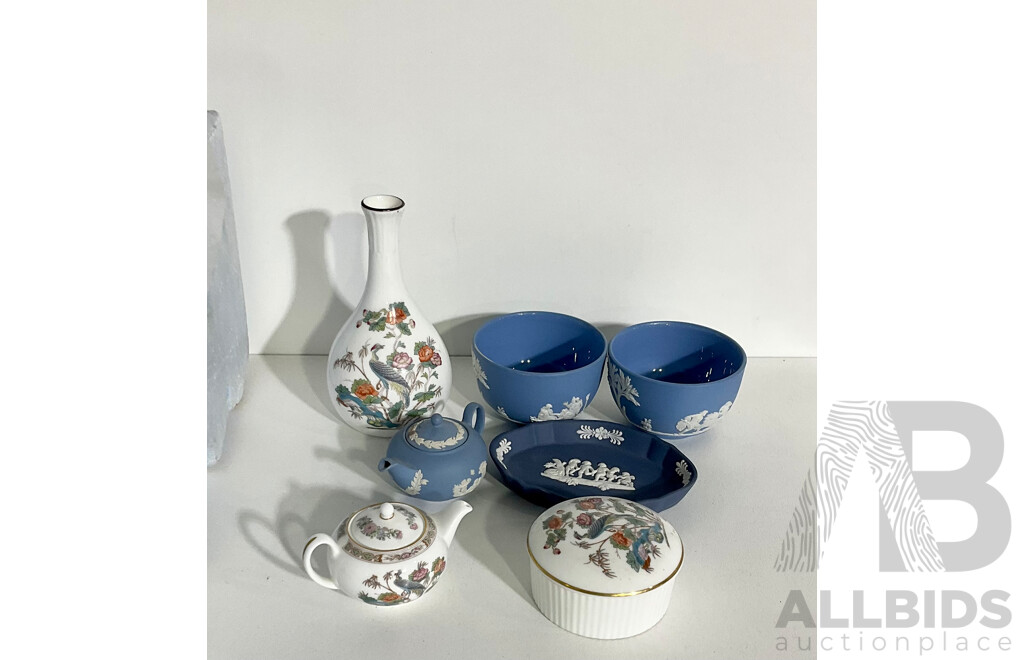 Seven Pieces of Wedgewood Inclduing Jasperware and Kutani Crane Porcelain