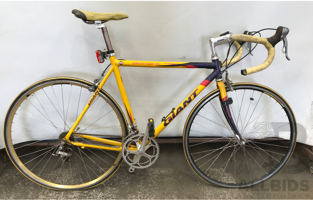 Giant Peloton Super Lite 7 Speed Road Bike