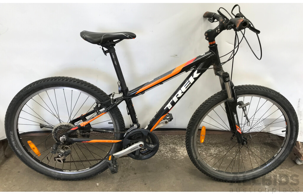 Trek 3500 21-Speed Mountain Bike