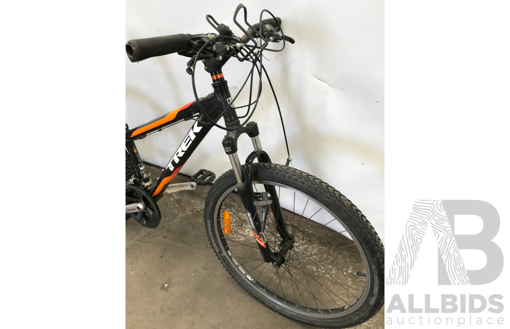 Trek 3500 21-Speed Mountain Bike