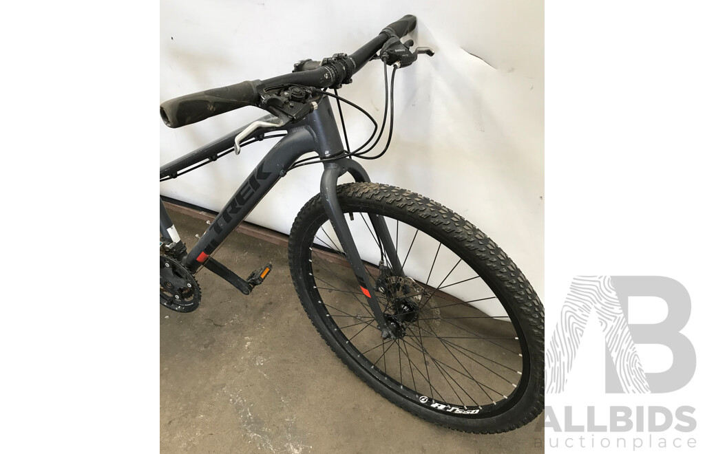 Trek Dual Sport 21 Speed Mountain Bike