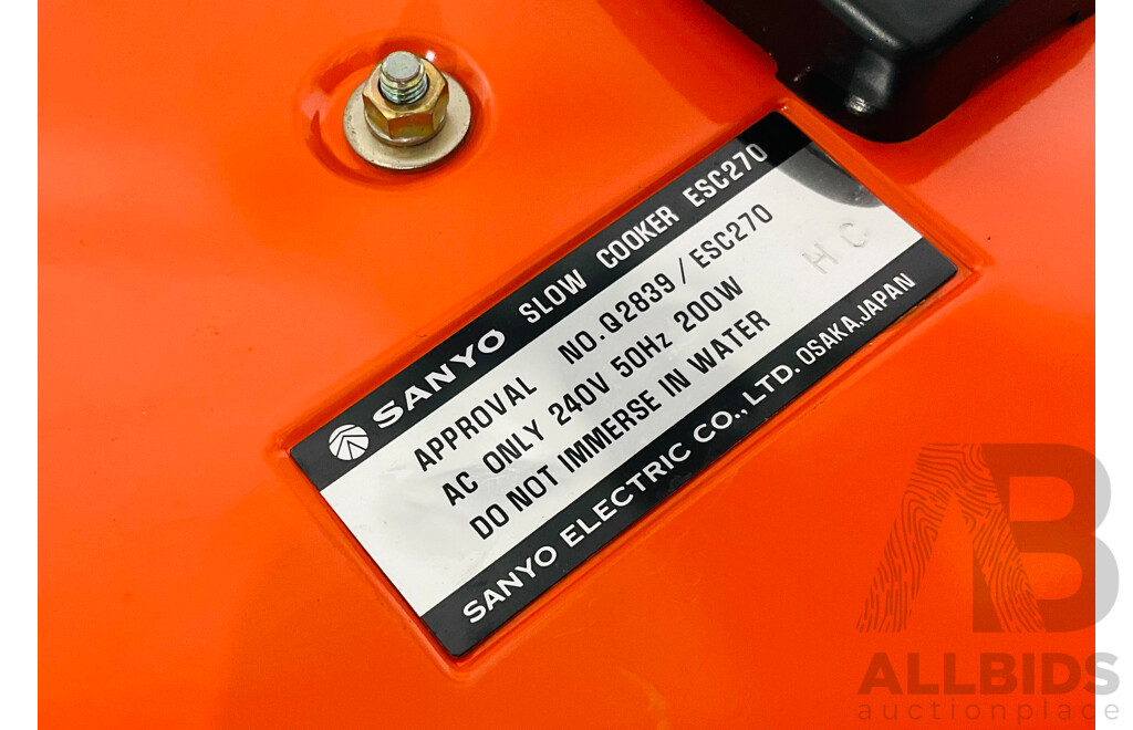 Vintage Electric Sanyo Slow Cooker ESC270