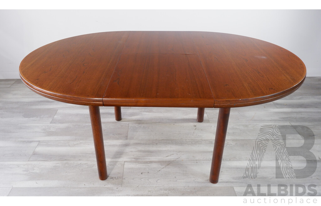 Vintage Round Extension Dining Table