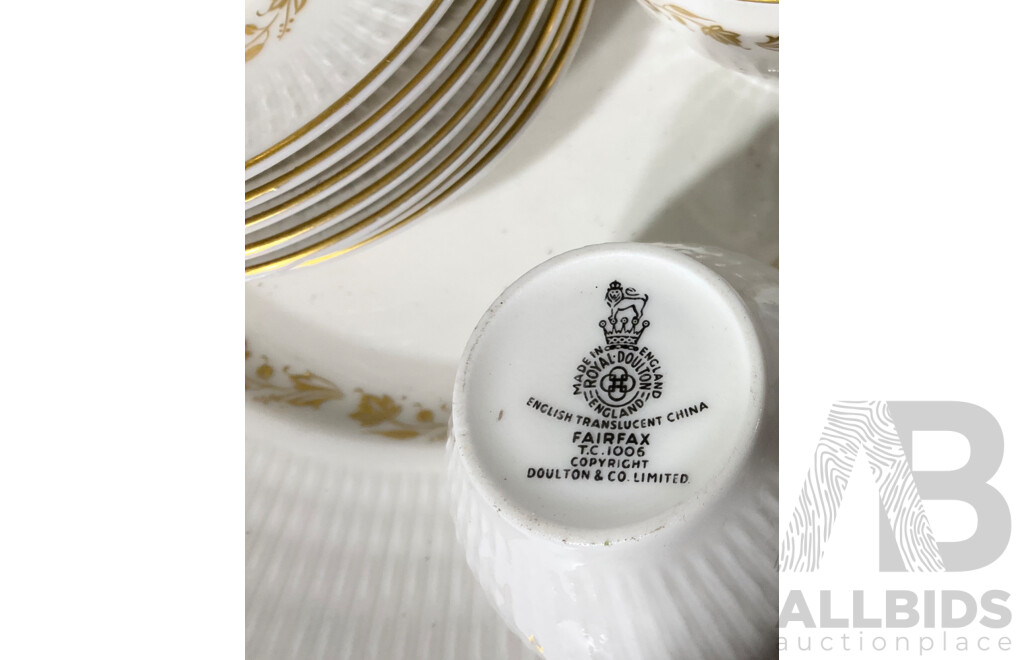 Quantity of Vintage Royal Doulton Fairfax Table China