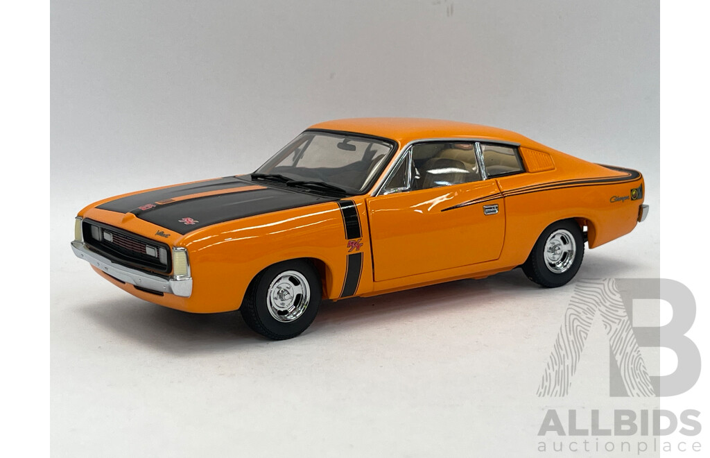 Trax Chrysler Valiant Charger - 1/24 Scale