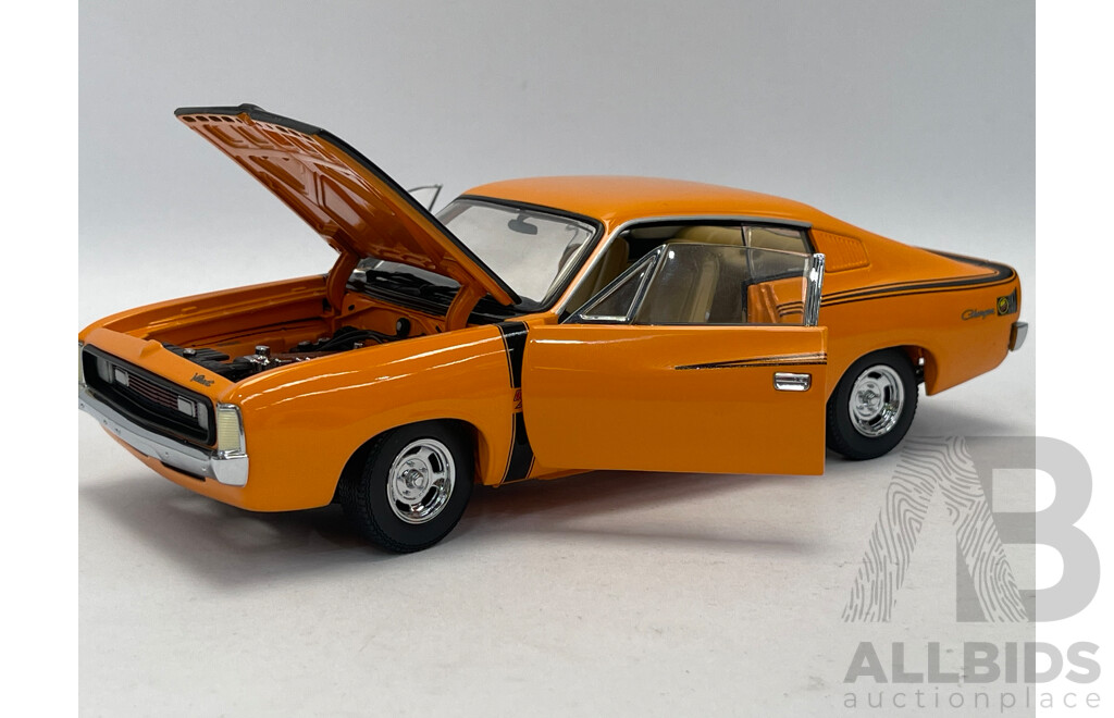 Trax Chrysler Valiant Charger - 1/24 Scale