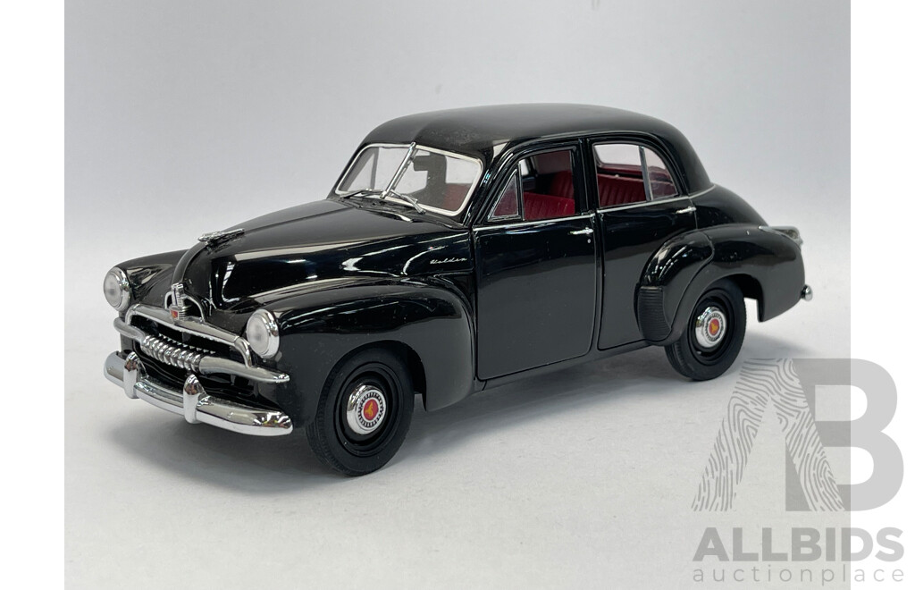 Trax 1953 Holden FJ Sedan - 1/24 Scale