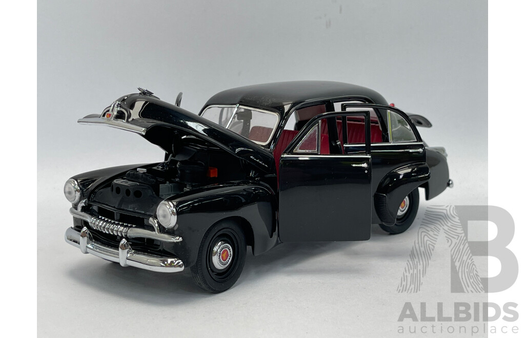 Trax 1953 Holden FJ Sedan - 1/24 Scale