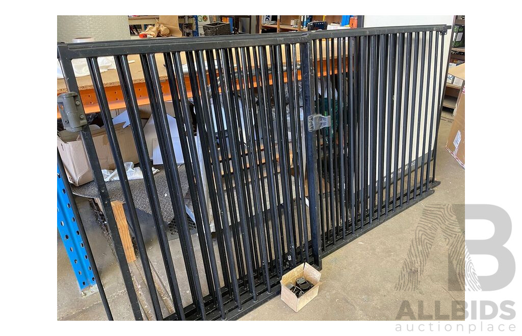 Aluminum Fence Panels and Gate