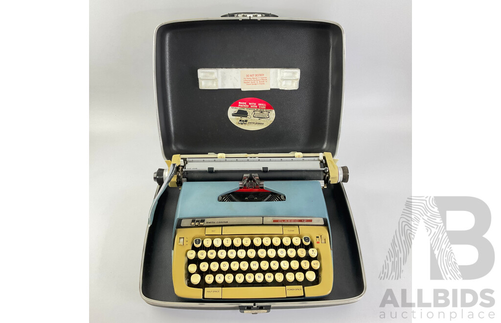 Vintage Smith-Corona Classic 12 Typewriter in Original Case