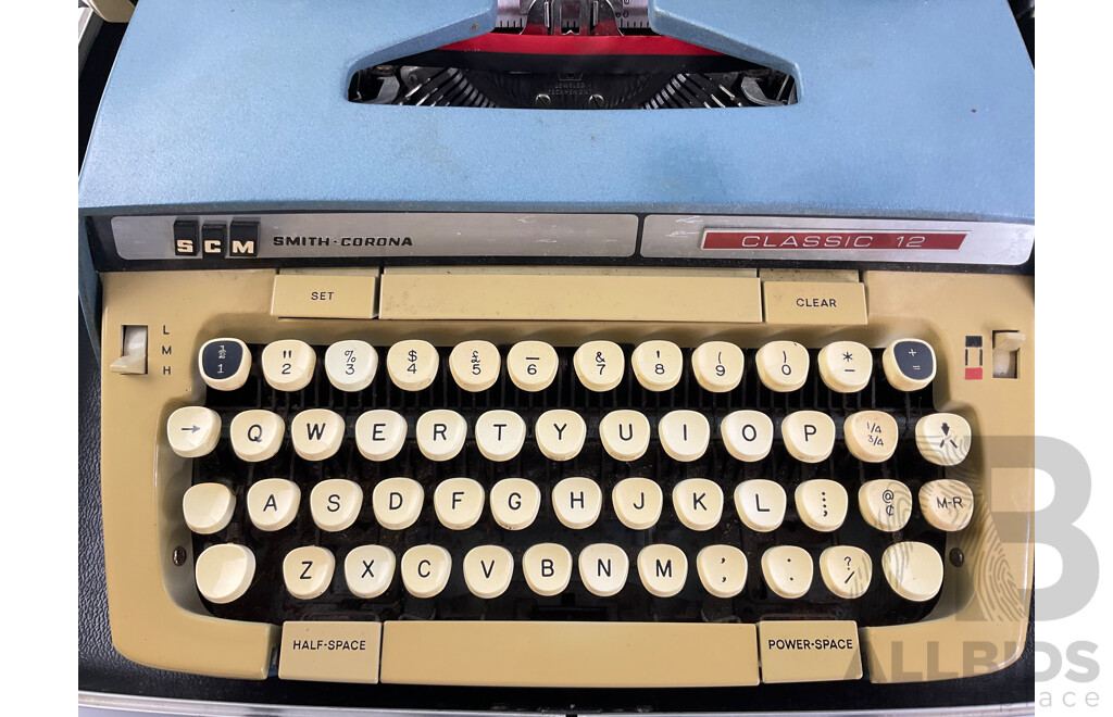 Vintage Smith-Corona Classic 12 Typewriter in Original Case