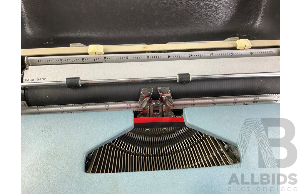 Vintage Smith-Corona Classic 12 Typewriter in Original Case