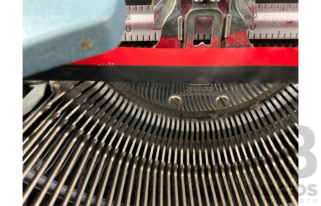 Vintage Smith-Corona Classic 12 Typewriter in Original Case