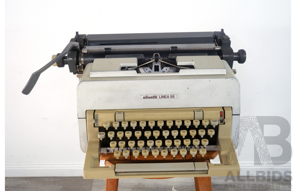 Vintage Olivetti Linea 98 Typewriter