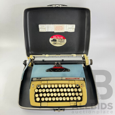 Vintage Smith-Corona Classic 12 Typewriter in Original Case