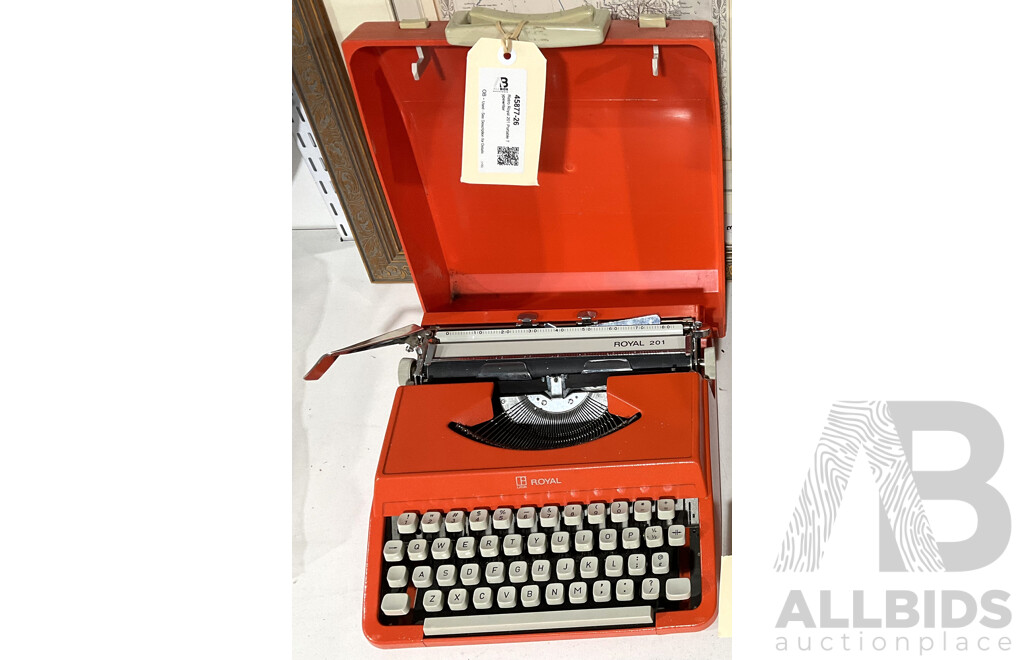 Retro Royal 201 Portable Typewriter