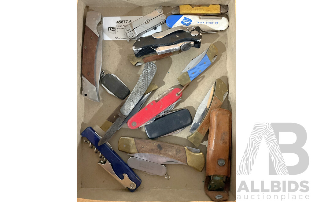 Large Assortment of Vintage Pocket Knives